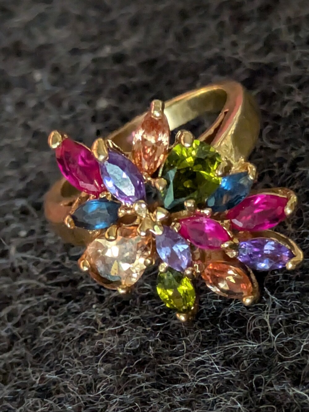 Breathtaking‎ fruit Salad gemstone cluster ring - size 8